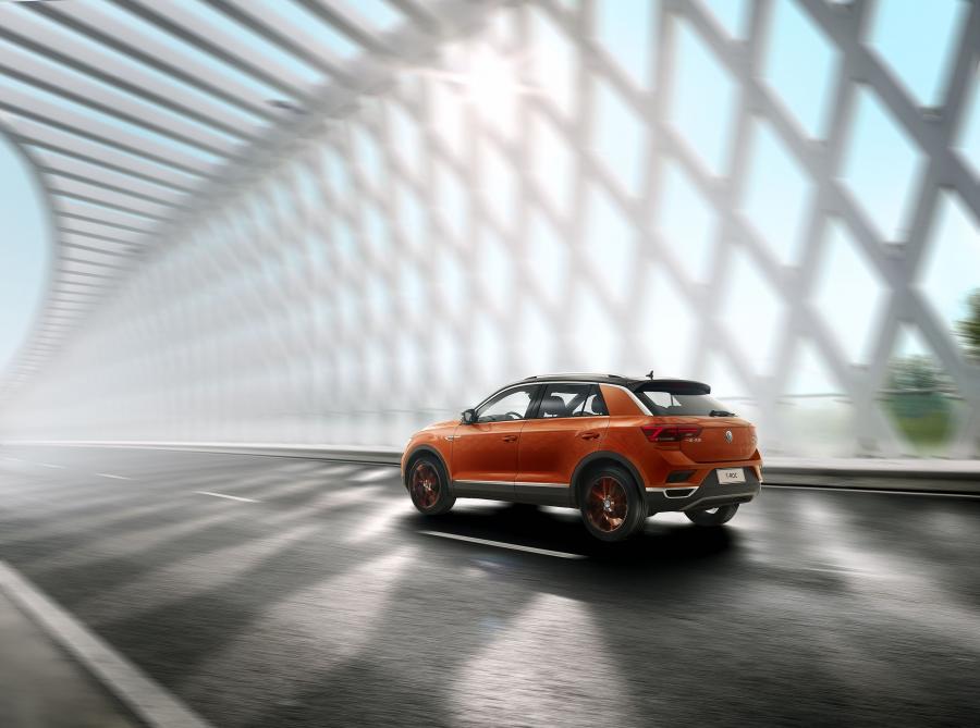  Volkswagen T-Roc 4Motion 2018 года  (CN) (фото 11 из 24)